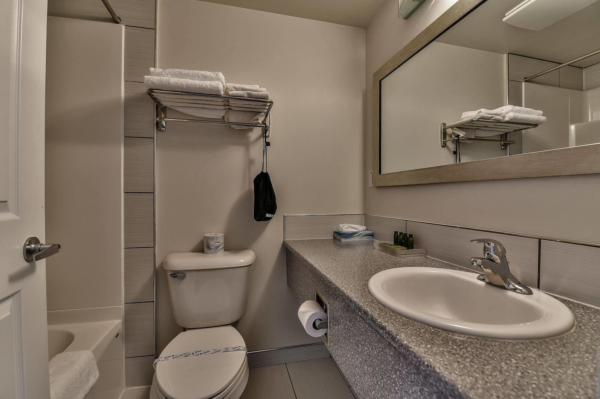 The View Hotel Fort St. James Extérieur photo