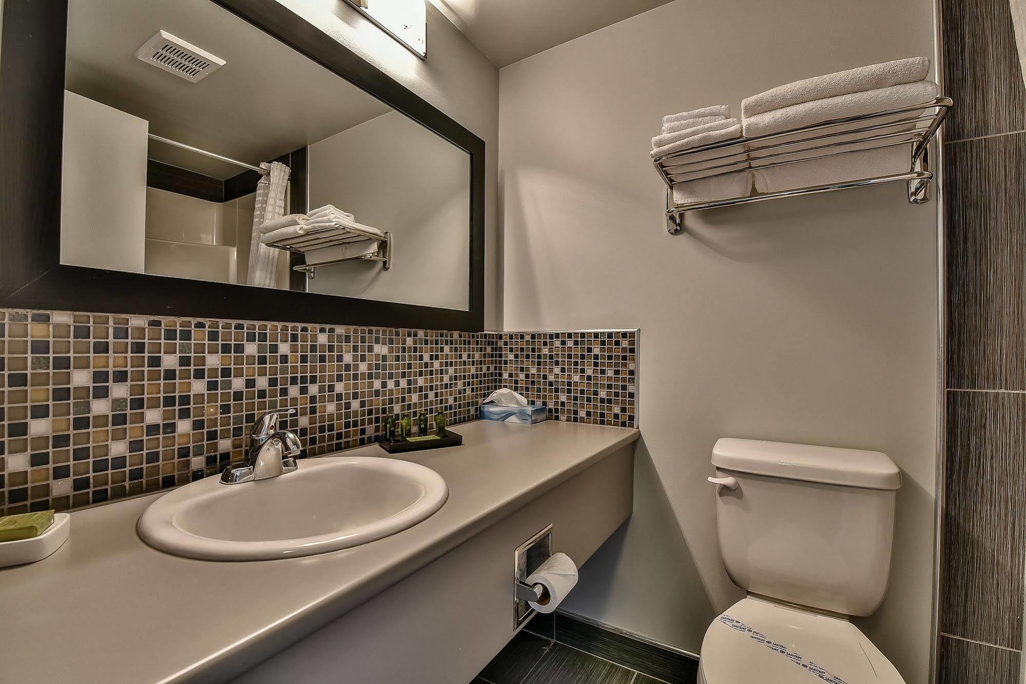 The View Hotel Fort St. James Extérieur photo